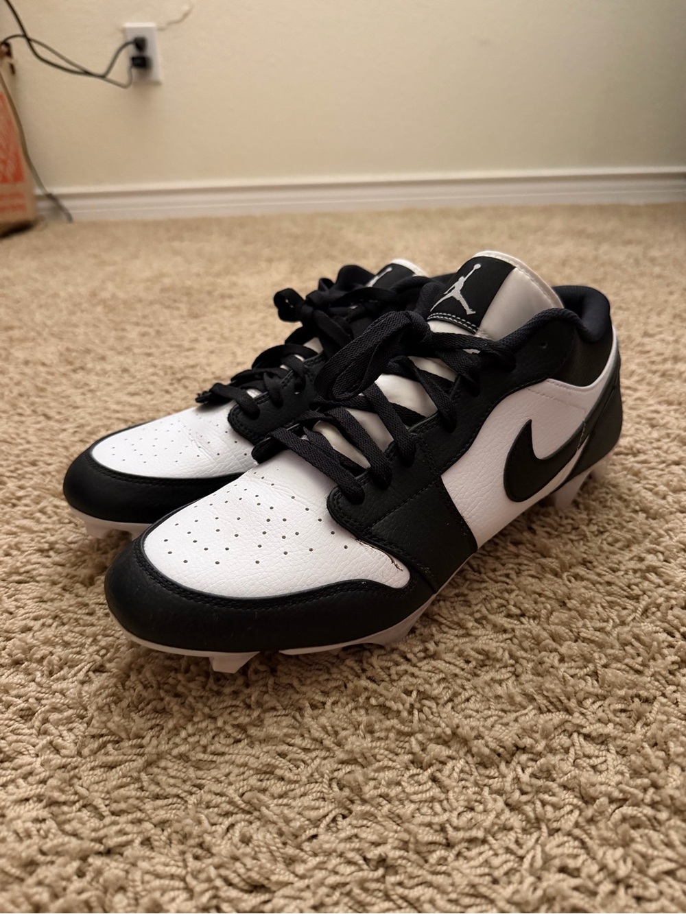 Jordan Men's Black and White Athletic Cleats
